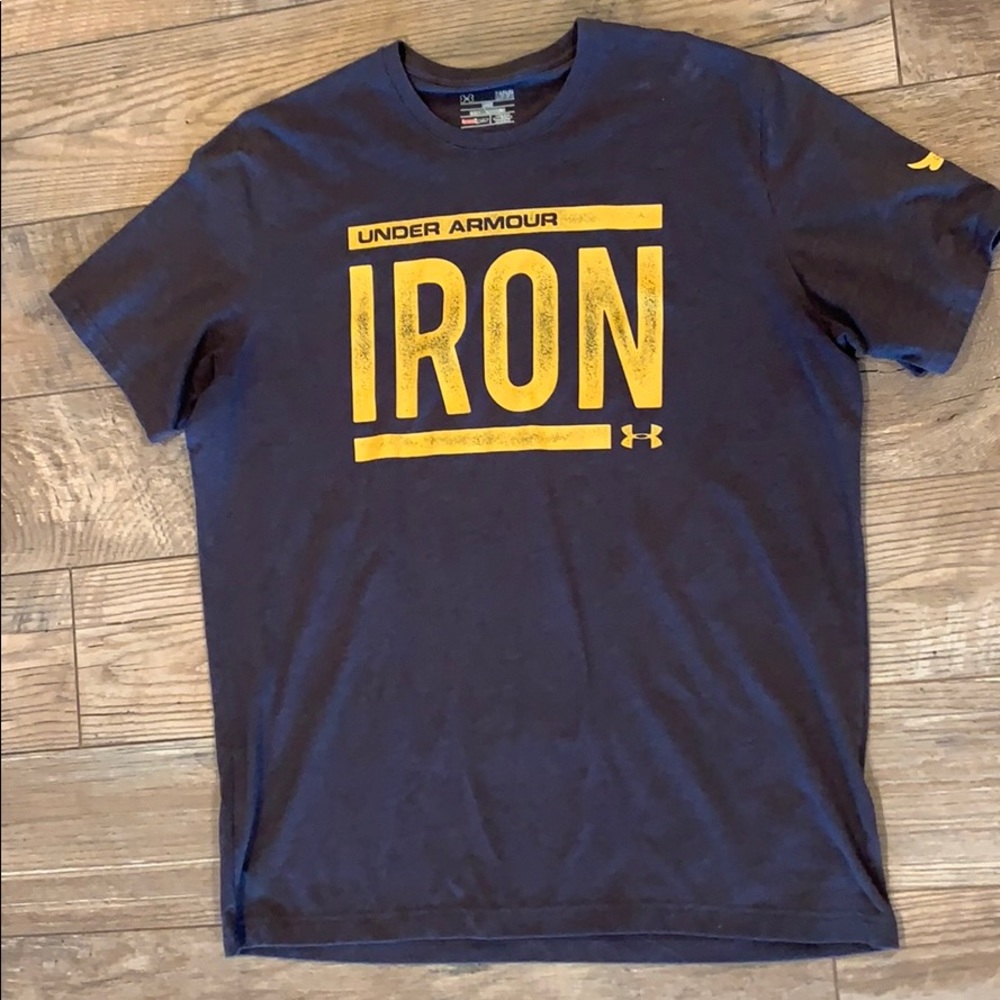Under Armour t-shirt